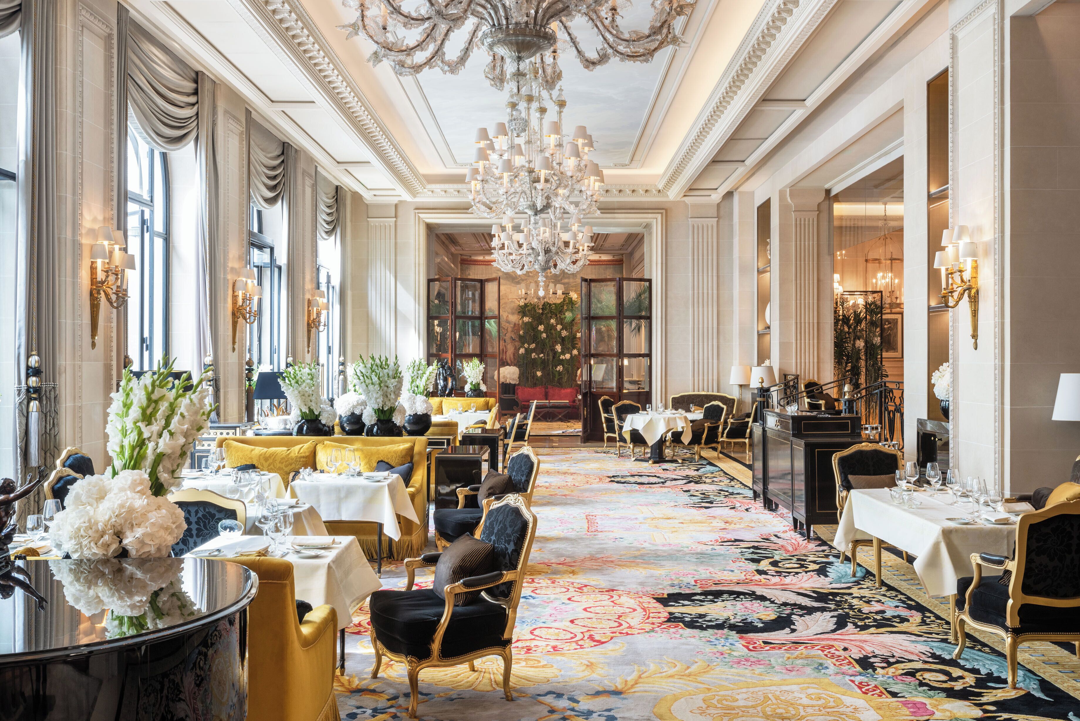 Four Seasons Hotel George V ⭐️⭐️⭐️⭐️⭐️