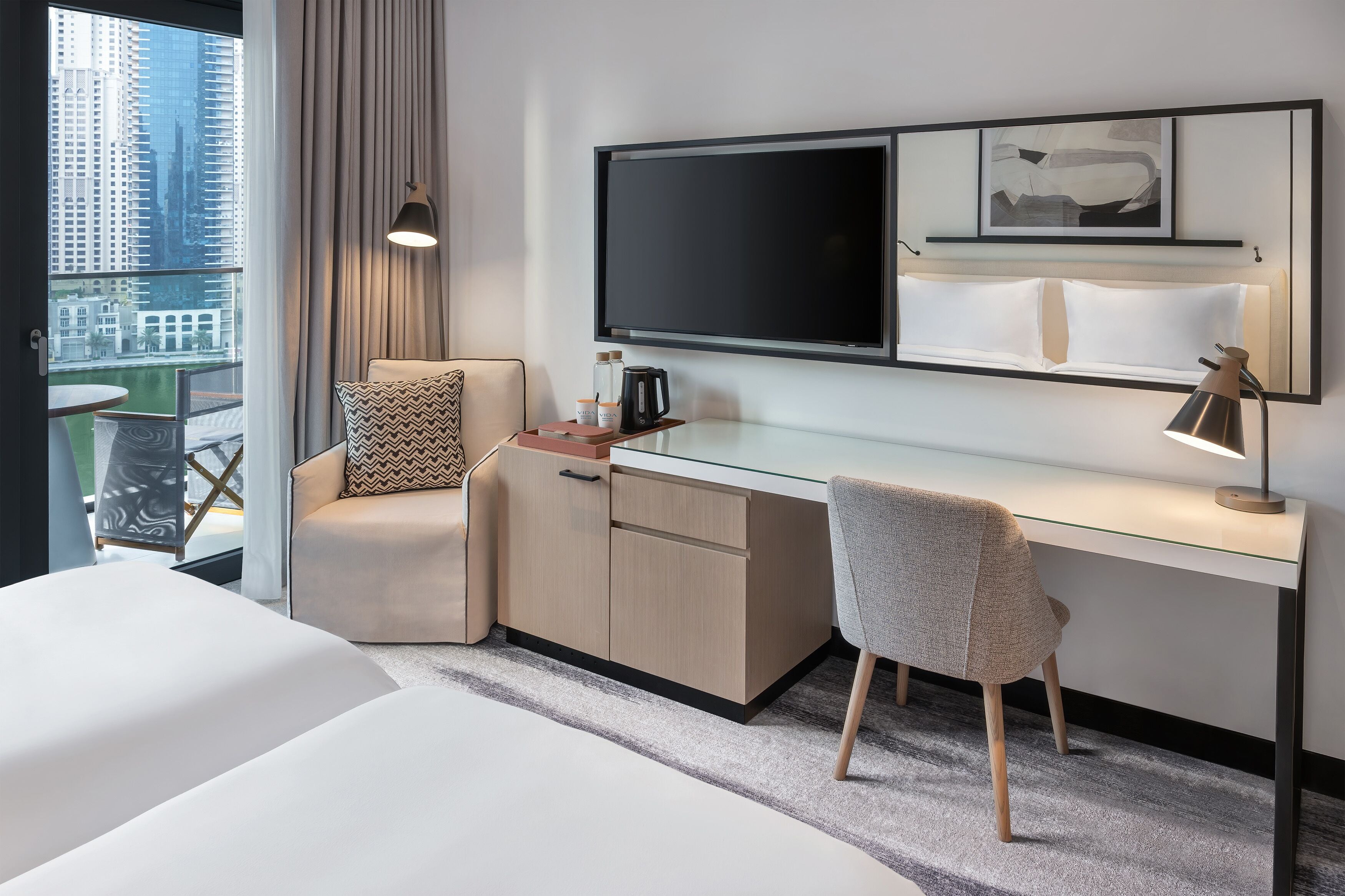 Vida Dubai Marina & Yacht Club ⭐️⭐️⭐️⭐️