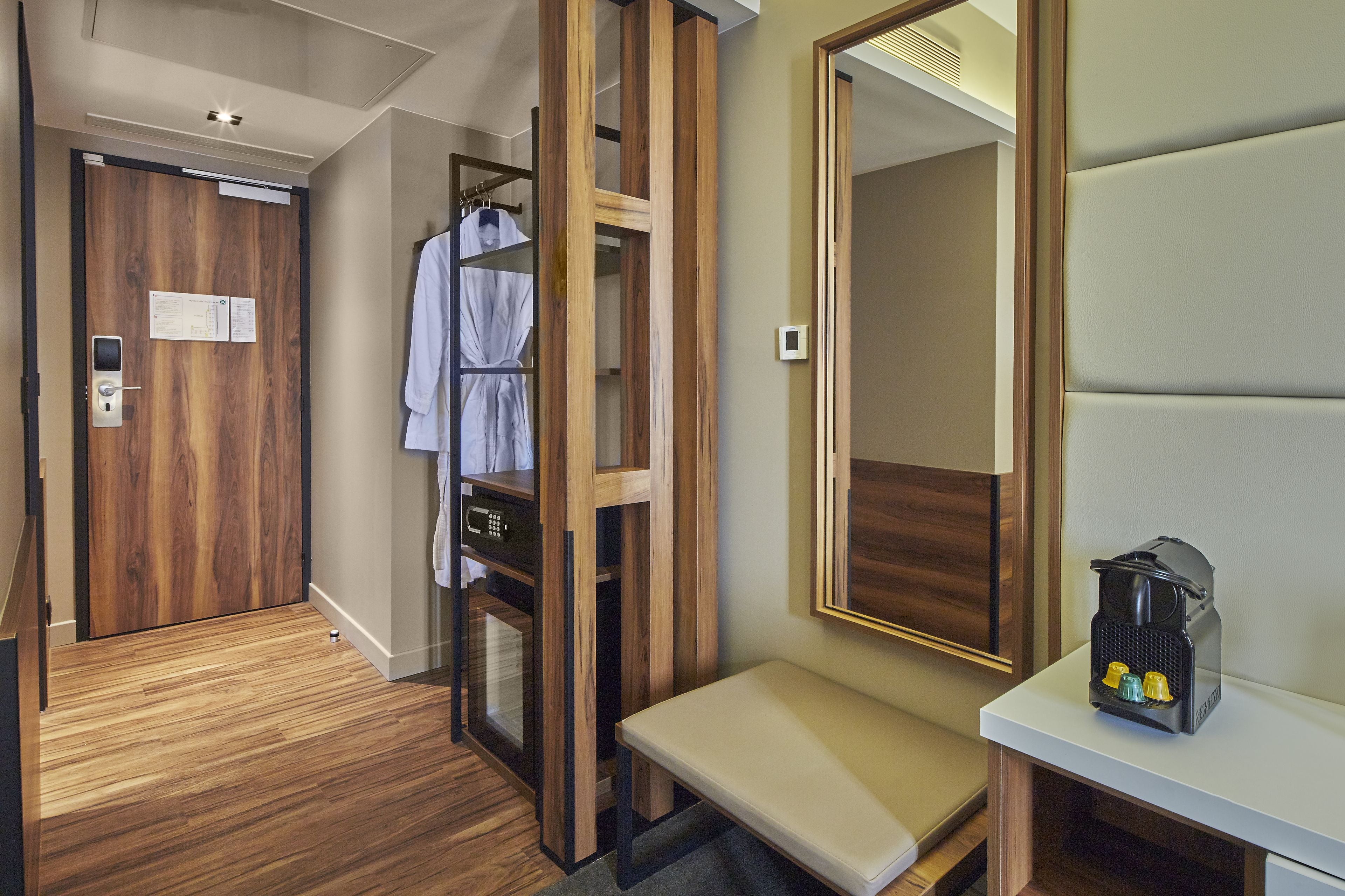 Hôtel l'Elysée Val d'Europe ⭐️⭐️⭐️⭐️