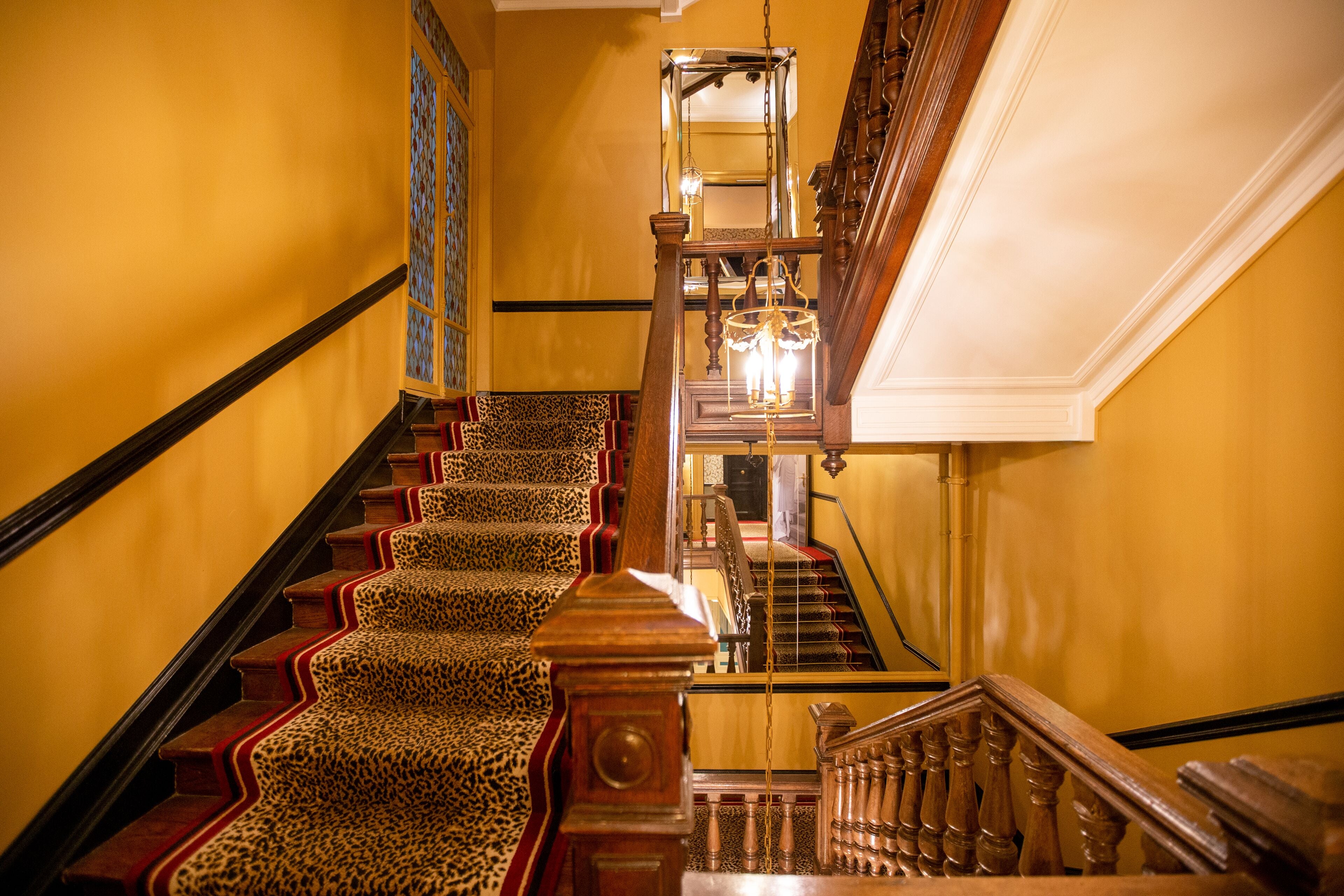 West End Hotel ⭐️⭐️⭐️⭐️