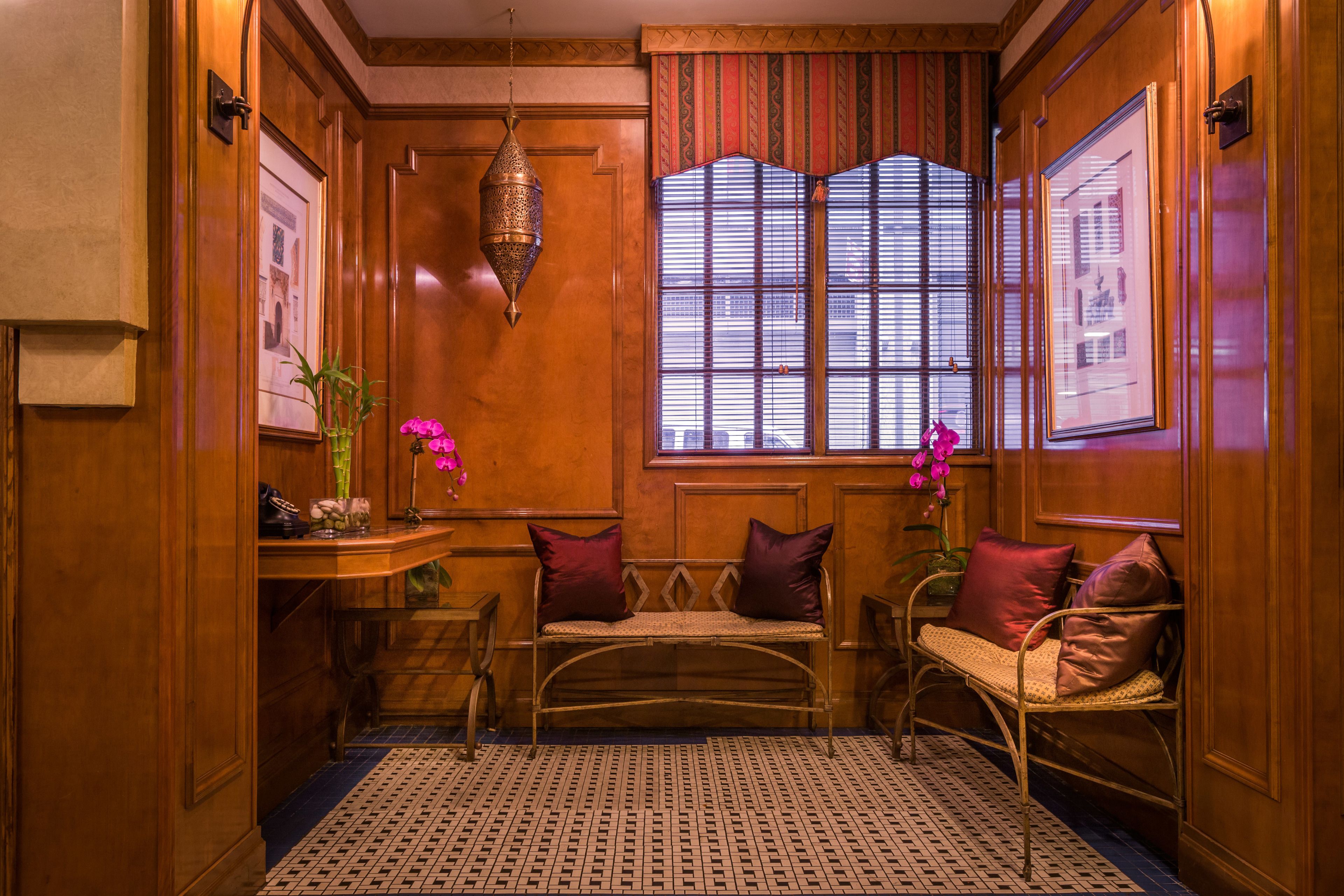 Casablanca Hotel by Library Hotel Collection ⭐️⭐️⭐️⭐️