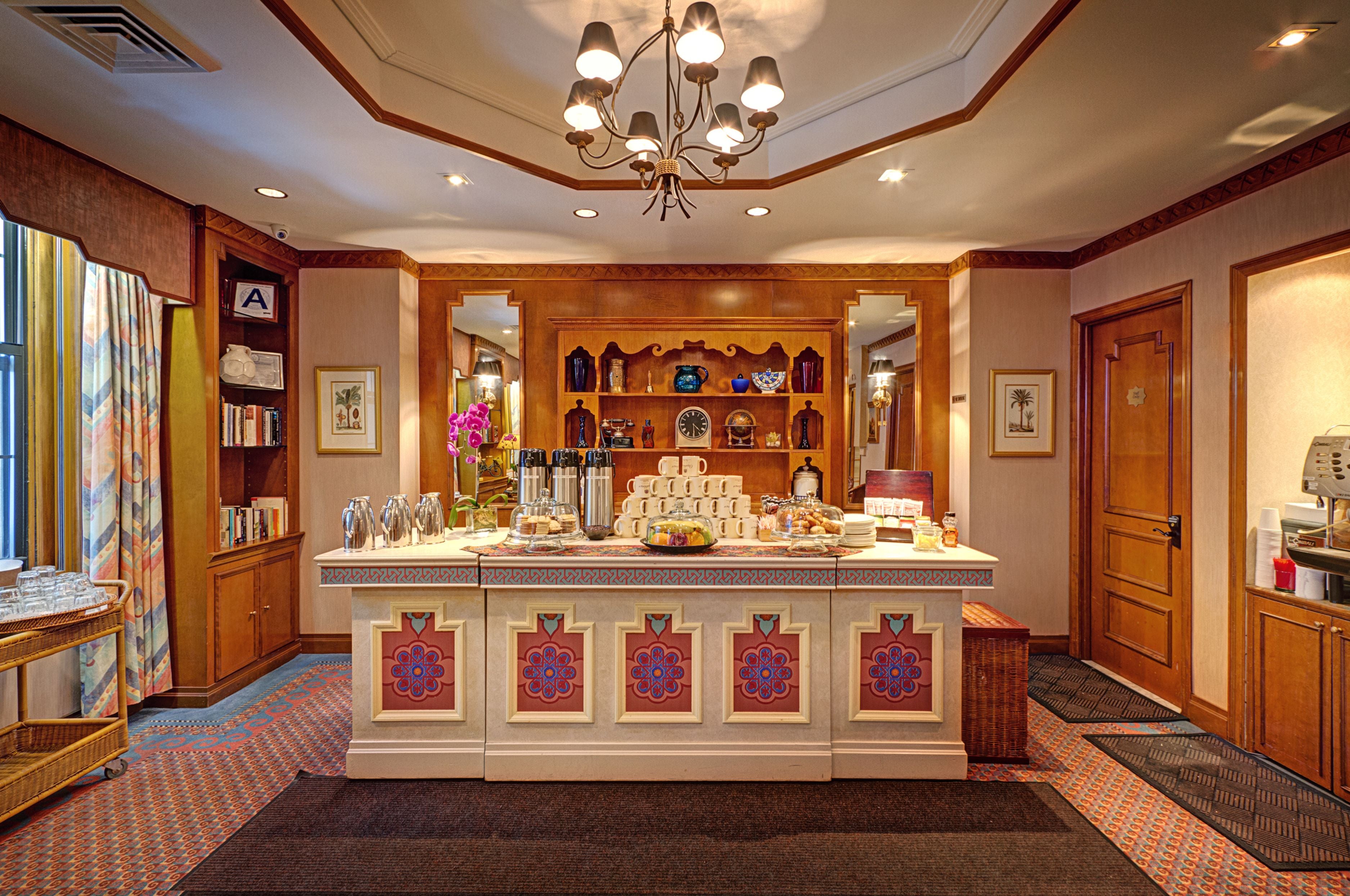 Casablanca Hotel by Library Hotel Collection ⭐️⭐️⭐️⭐️