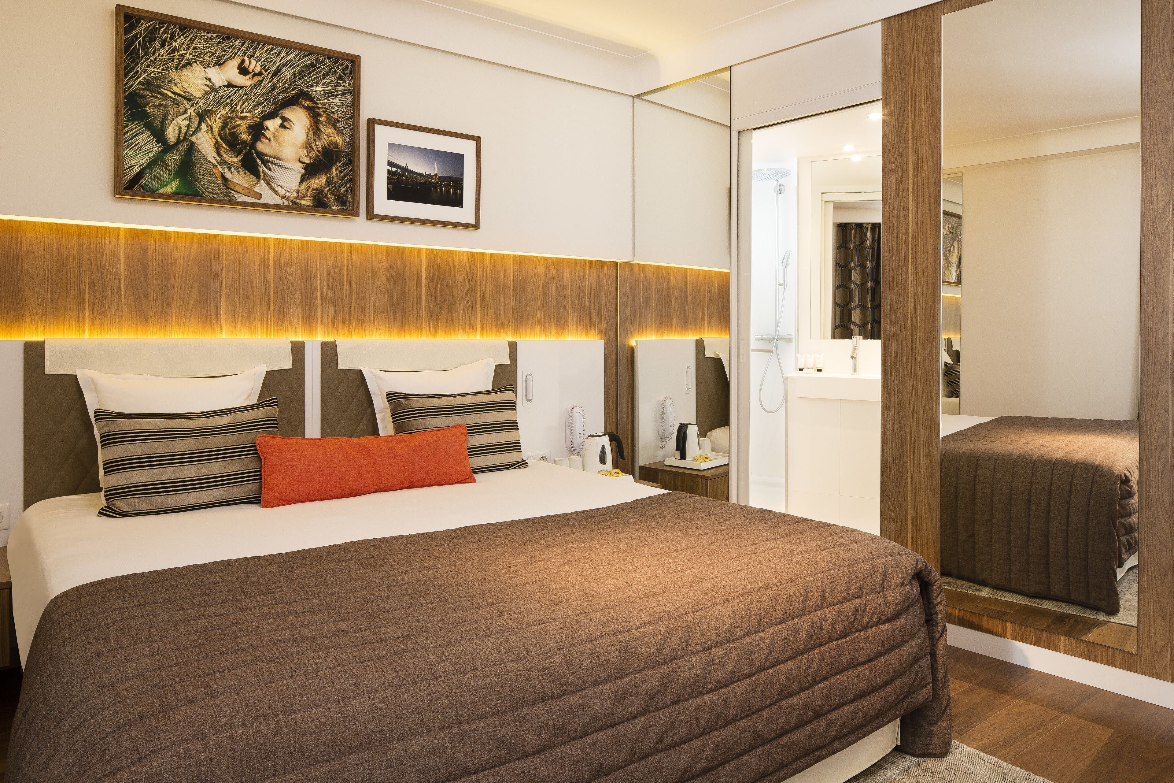 Hotel Eiffel Turenne ⭐️⭐️⭐️