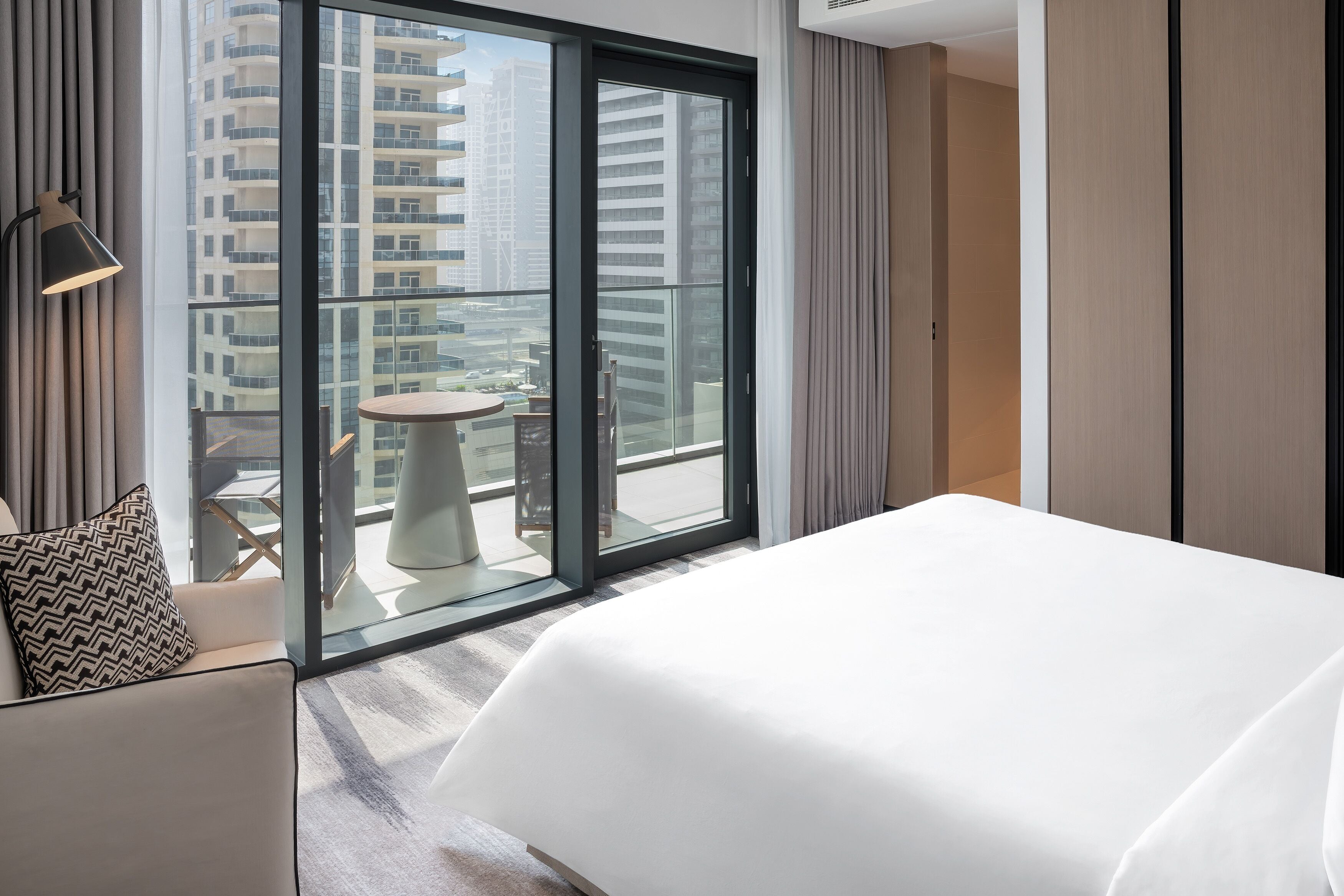 Vida Dubai Marina & Yacht Club ⭐️⭐️⭐️⭐️