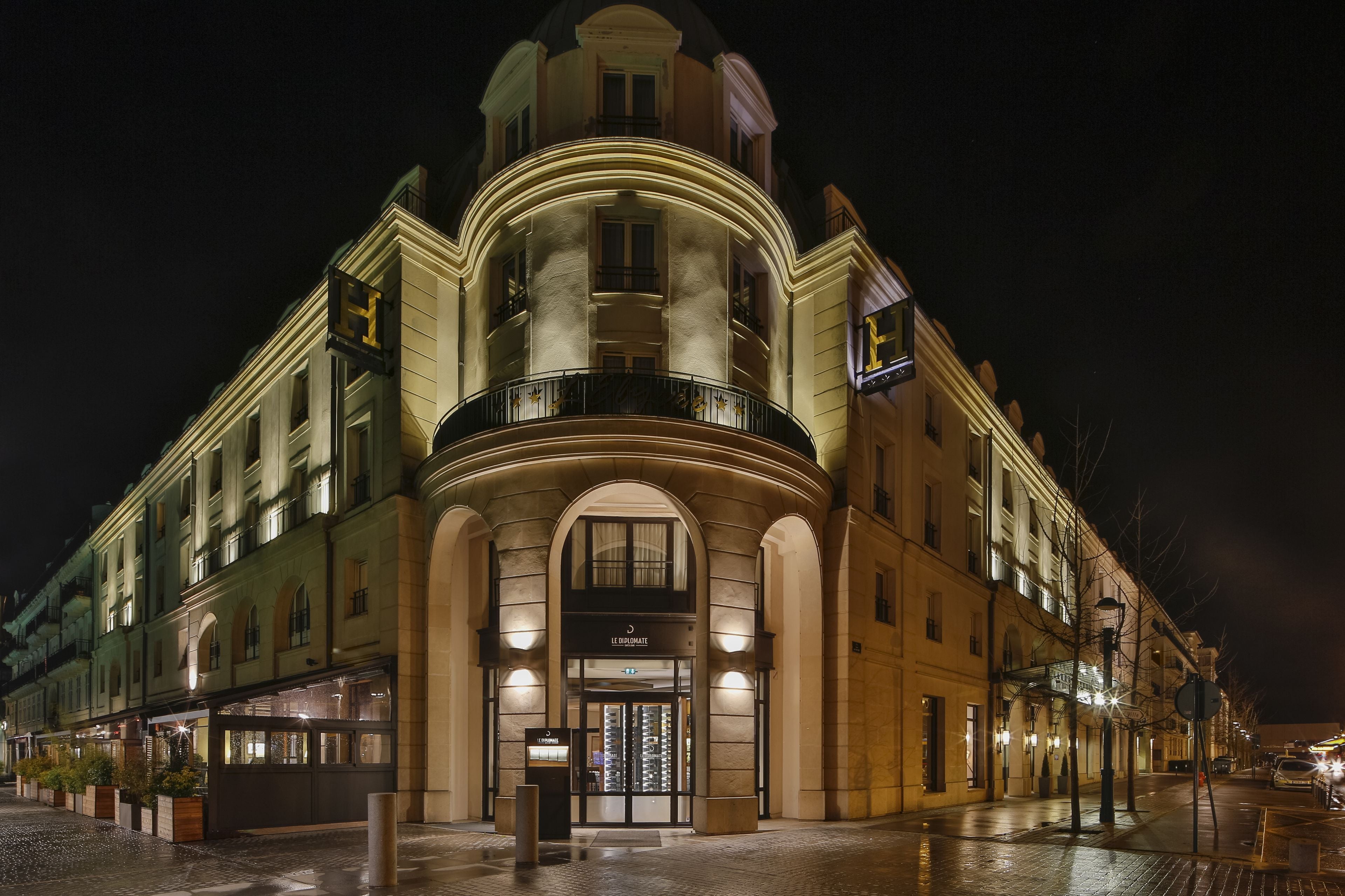Hôtel l'Elysée Val d'Europe ⭐️⭐️⭐️⭐️