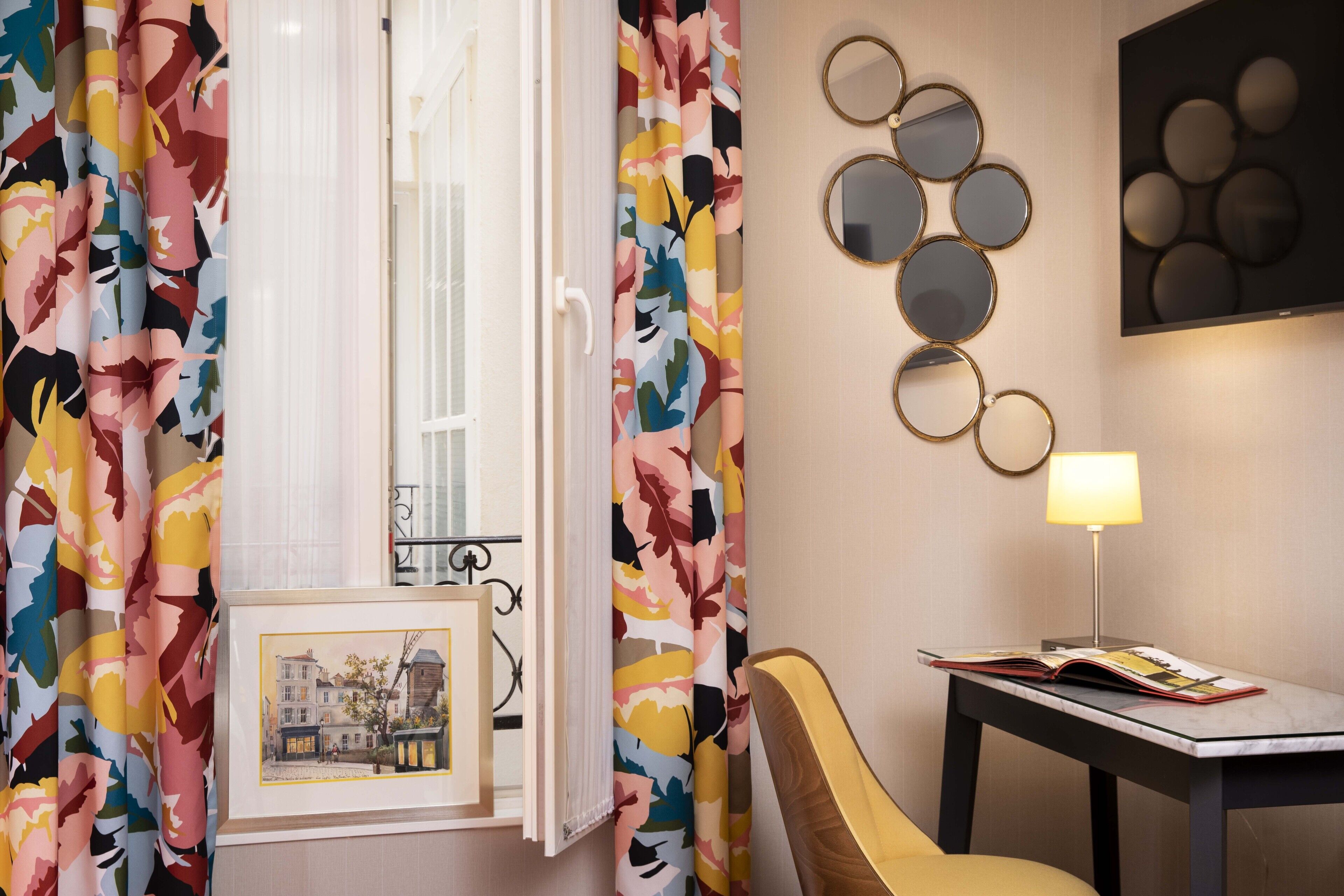 Hotel Des Arts Paris Montmartre ⭐️⭐️⭐️⭐️