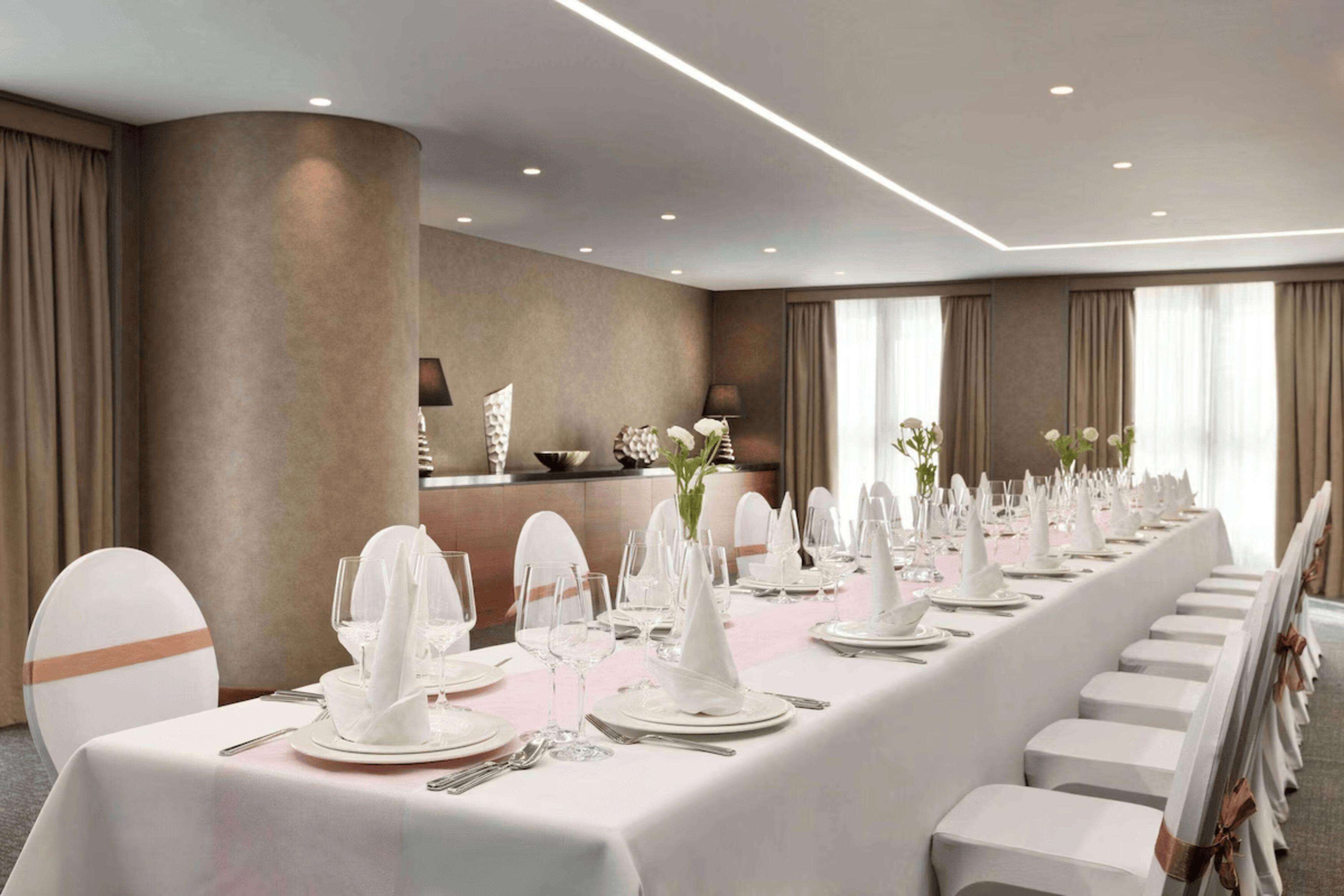 The First Collection Dubai Marina Hotel ⭐️⭐️⭐️⭐️