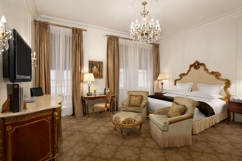 The Plaza - A Fairmont Managed Hotel ⭐️⭐️⭐️⭐️⭐️
