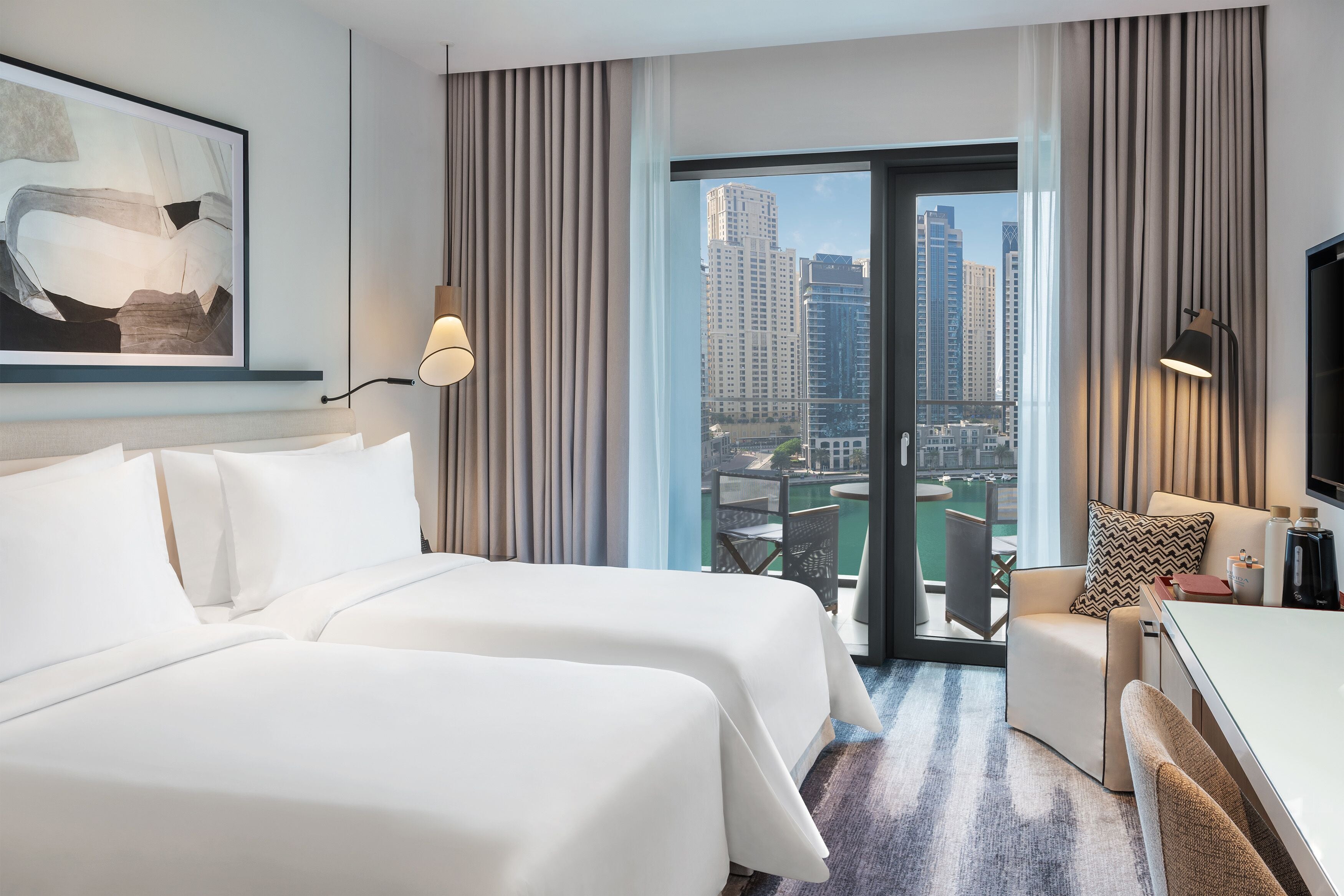 Vida Dubai Marina & Yacht Club ⭐️⭐️⭐️⭐️