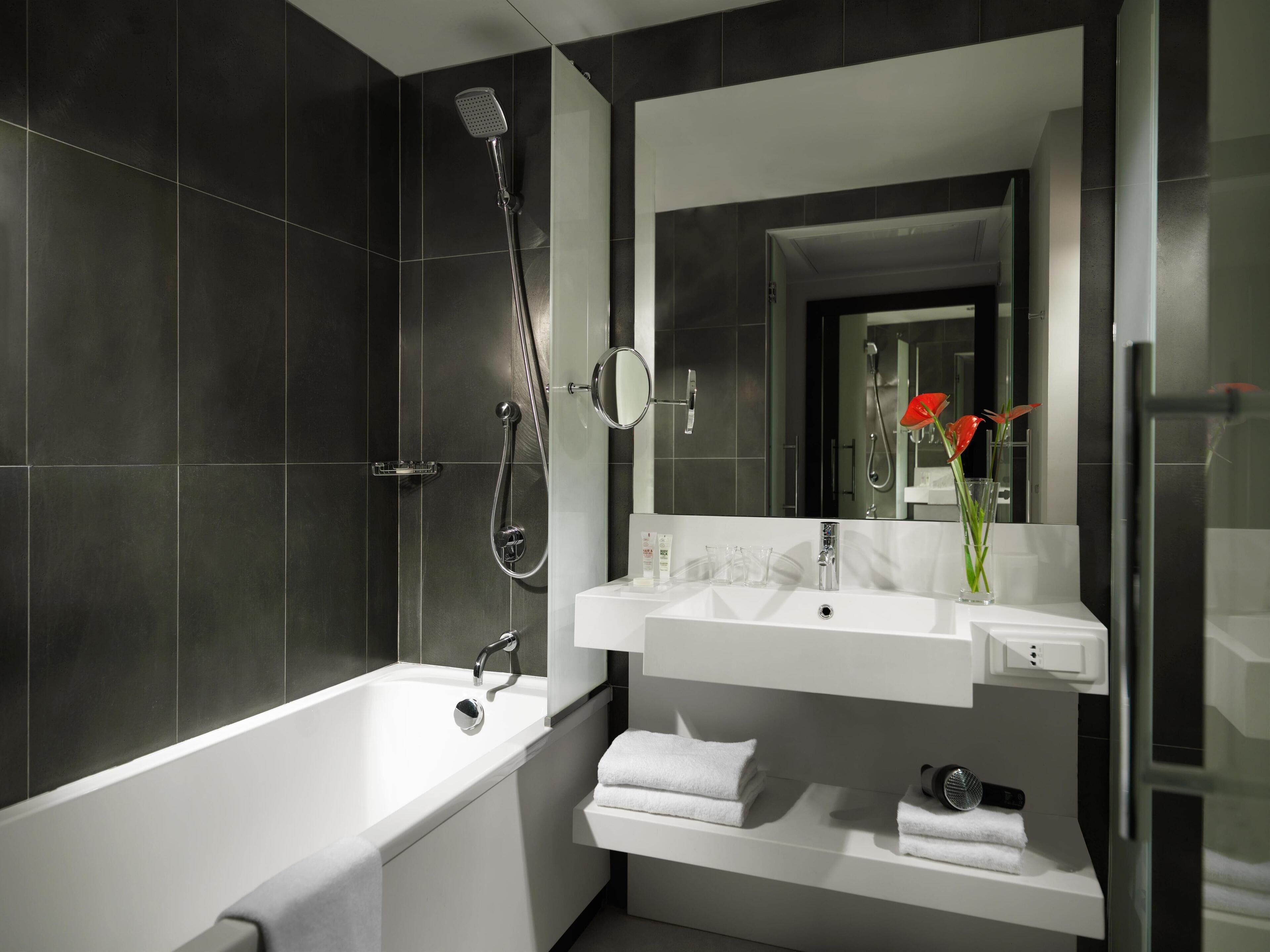 Hyatt Regency Paris Etoile ⭐️⭐️⭐️⭐️