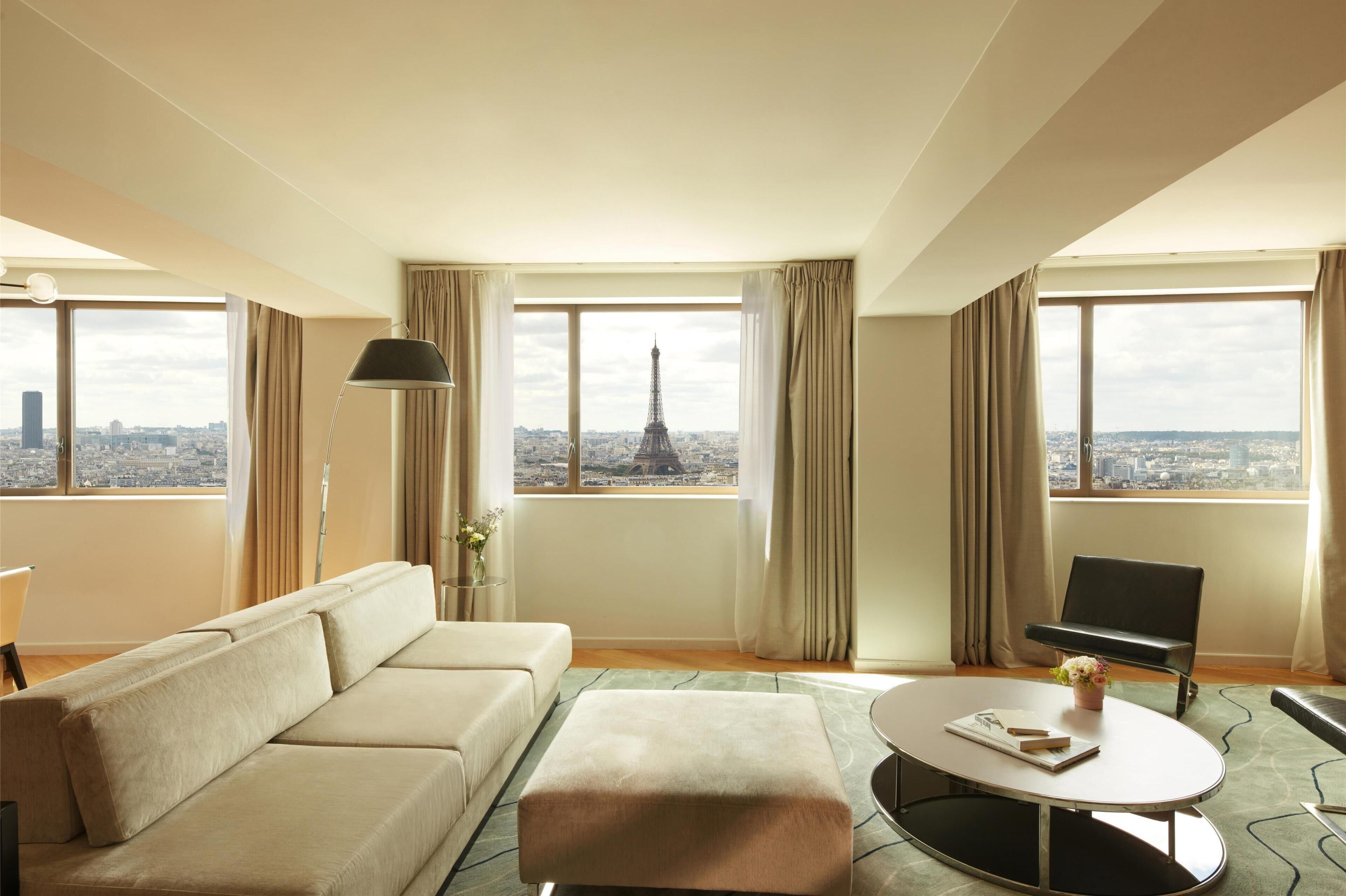 Hyatt Regency Paris Etoile ⭐️⭐️⭐️⭐️