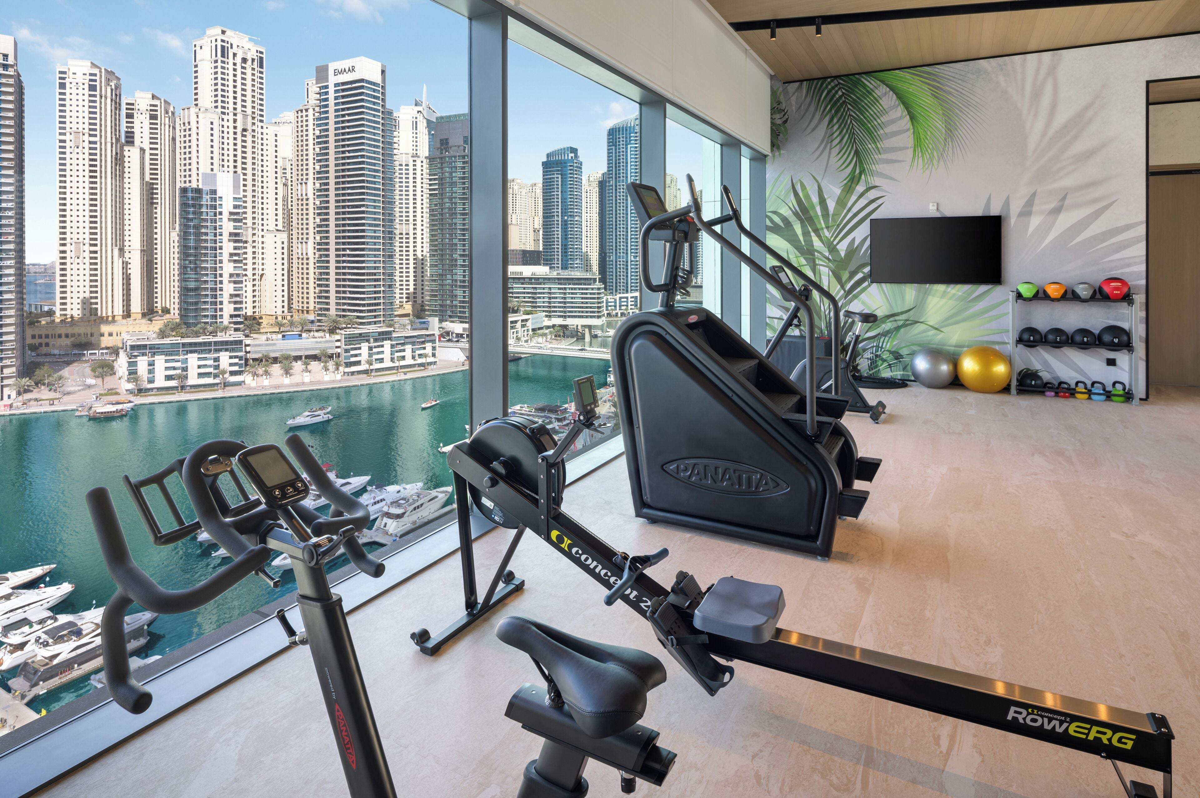 Vida Dubai Marina & Yacht Club ⭐️⭐️⭐️⭐️
